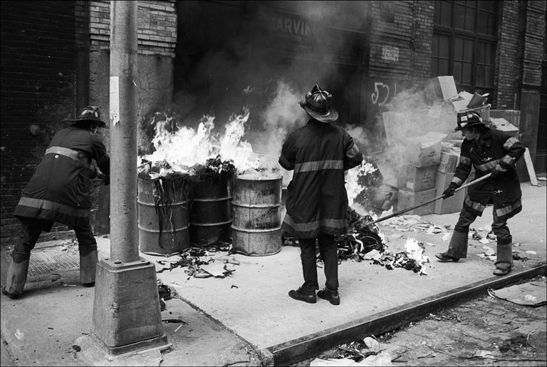 Trash fire on Crosby Street, 1979.  Photo courtesy of Esquire.